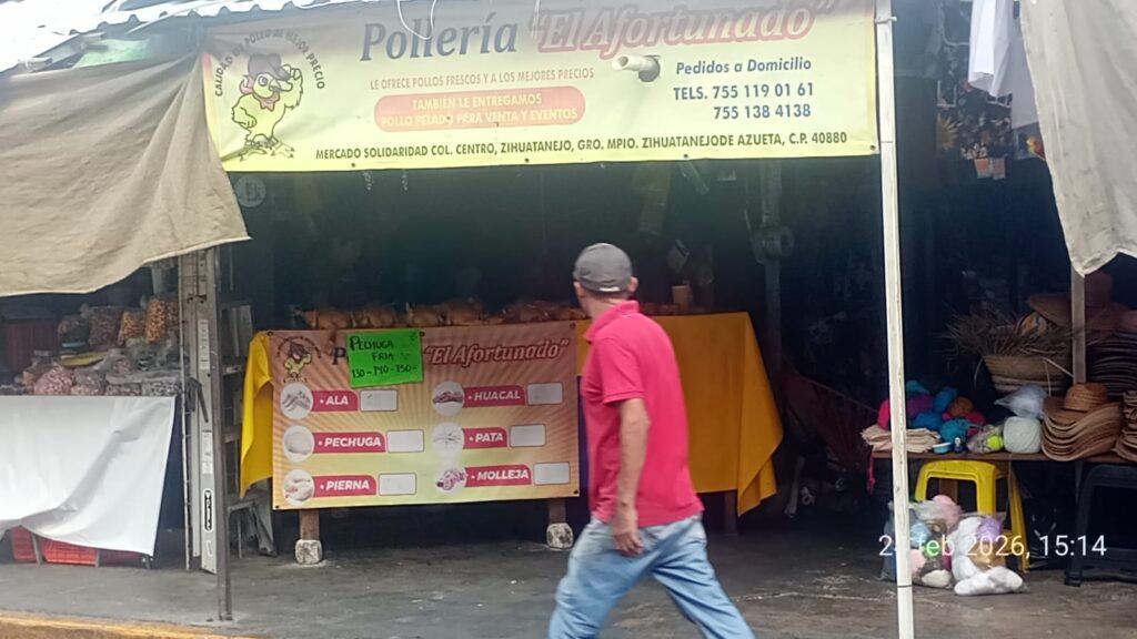 El pollo se encarece en Zihuatanejo: llega a 270 pesos el kilo entero