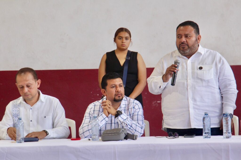 Refrenda Francisco Rodríguez Cisneros el compromiso de la gobernadora con la Octava Región
