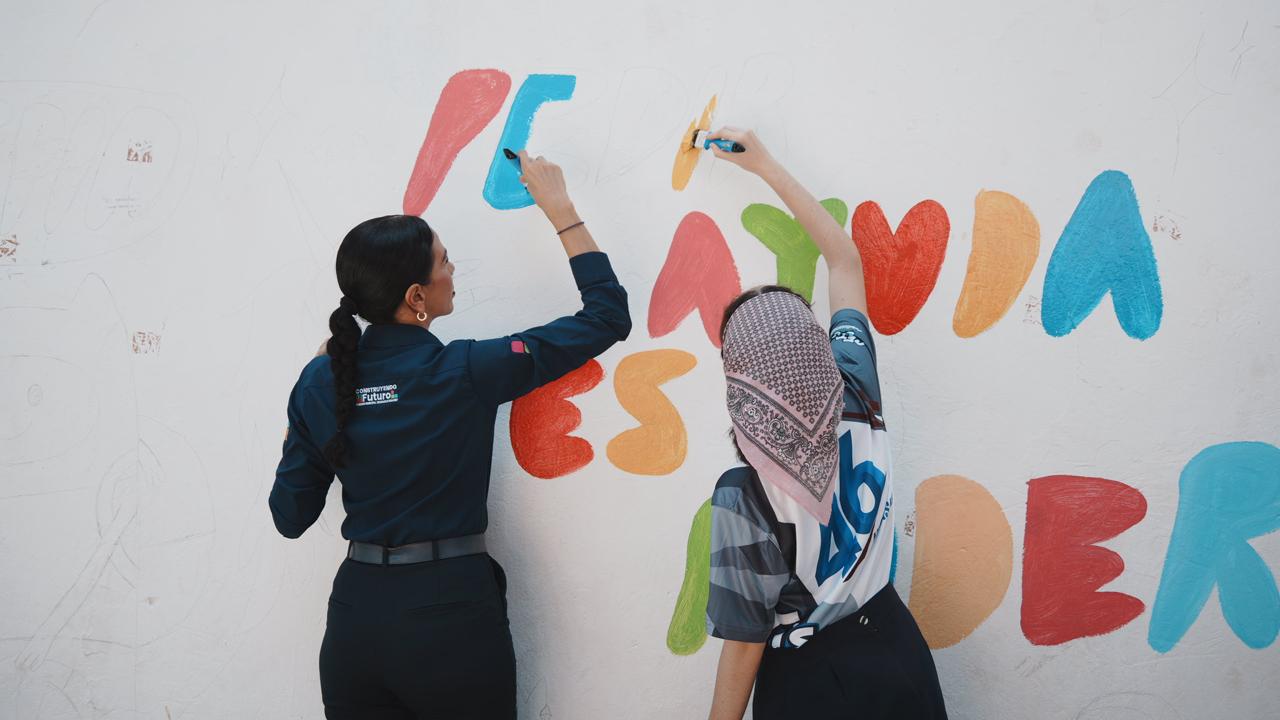 Gobierno de Lizette Tapia Castro avanza en escuelas con el programa Pintando la Salud Mental con Colores
