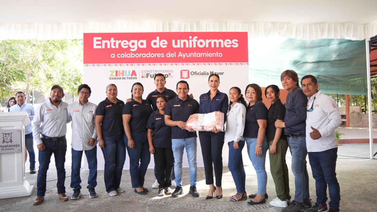 Presidenta Lizette Tapia Castro realiza segunda dotación anual de uniformes a todas las áreas municipales