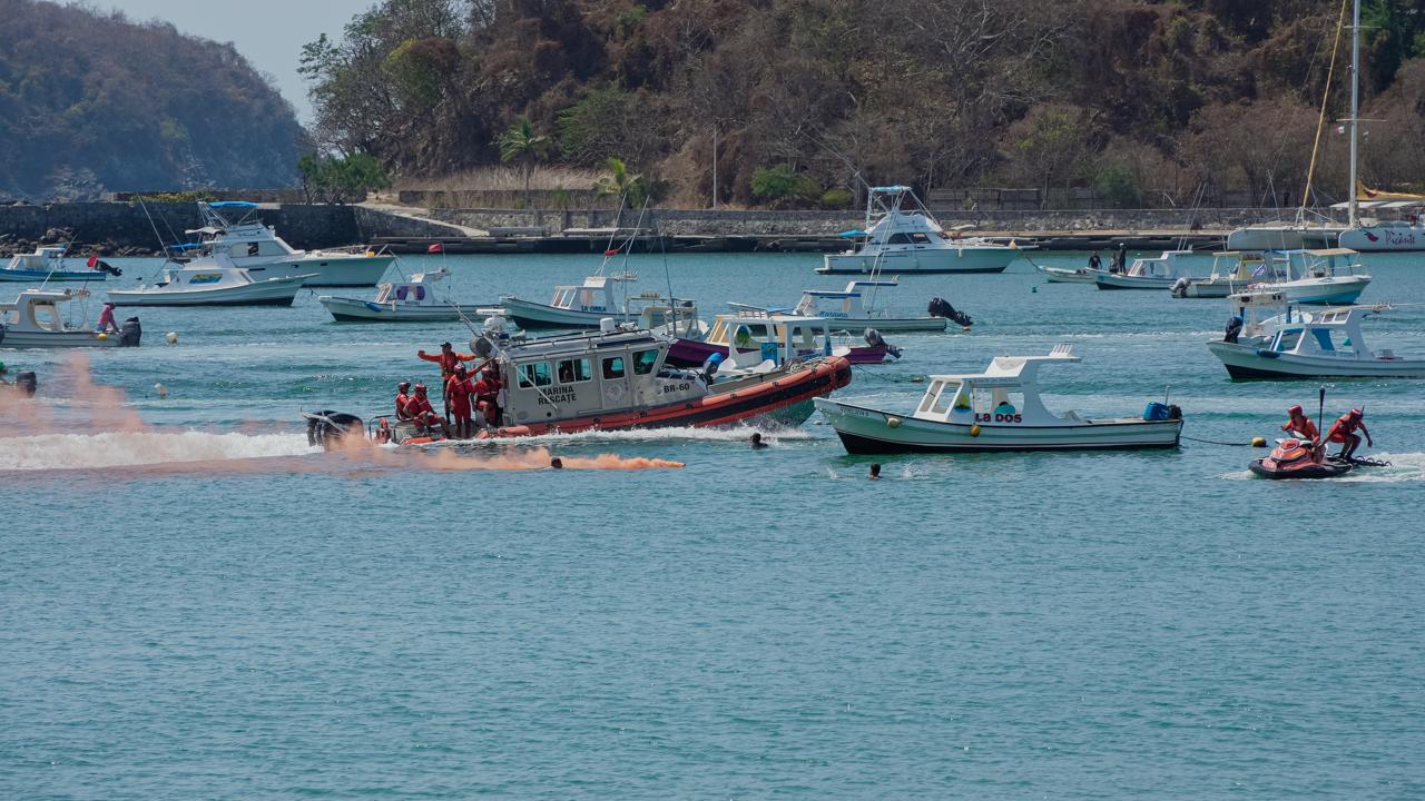 Asiste Lizette Tapia Castro al evento de arranque de la temporada vacacional en el sector naval