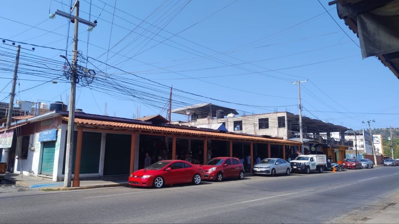 Gobierno de Zihuatanejo atiende la petición de comerciantes