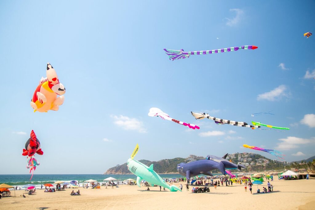 Festival ambiental reúne a familias en Playa Revolcadero