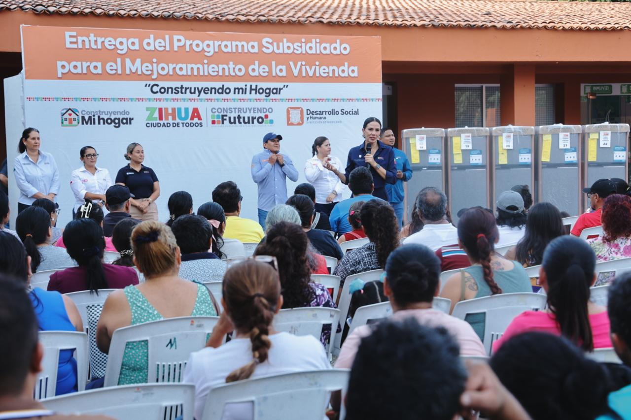 Construyendo mi Hogar beneficia a zihuatanejenses de colonias y comunidades