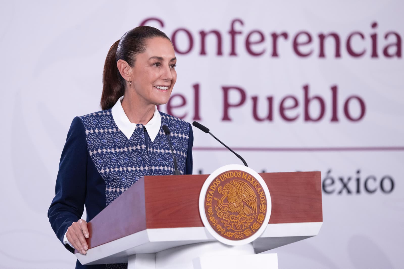 Presidenta Claudia Sheinbaum resalta reducción anual preliminar de 45% en homicidios dolosos, de 2024 al primer trimestre de 2026; anuncia creación de la Escuela para Mandos