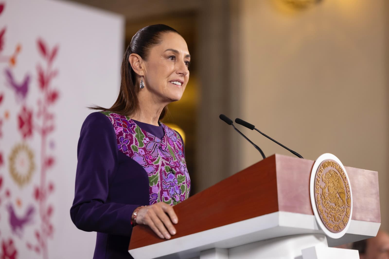 Presidenta Claudia Sheinbaum resalta que inflación está contenida y se trabaja en beneficio de la economía de las familias mexicanas