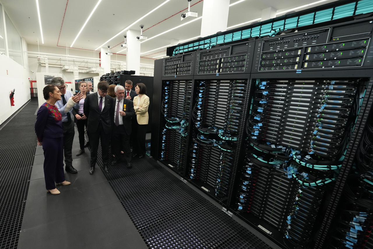 Presidenta Claudia Sheinbaum visita el Centro Nacional de Supercomputación de Barcelona en el marco de la colaboración para el desarrollo de la supercomputadora Coatlicue
