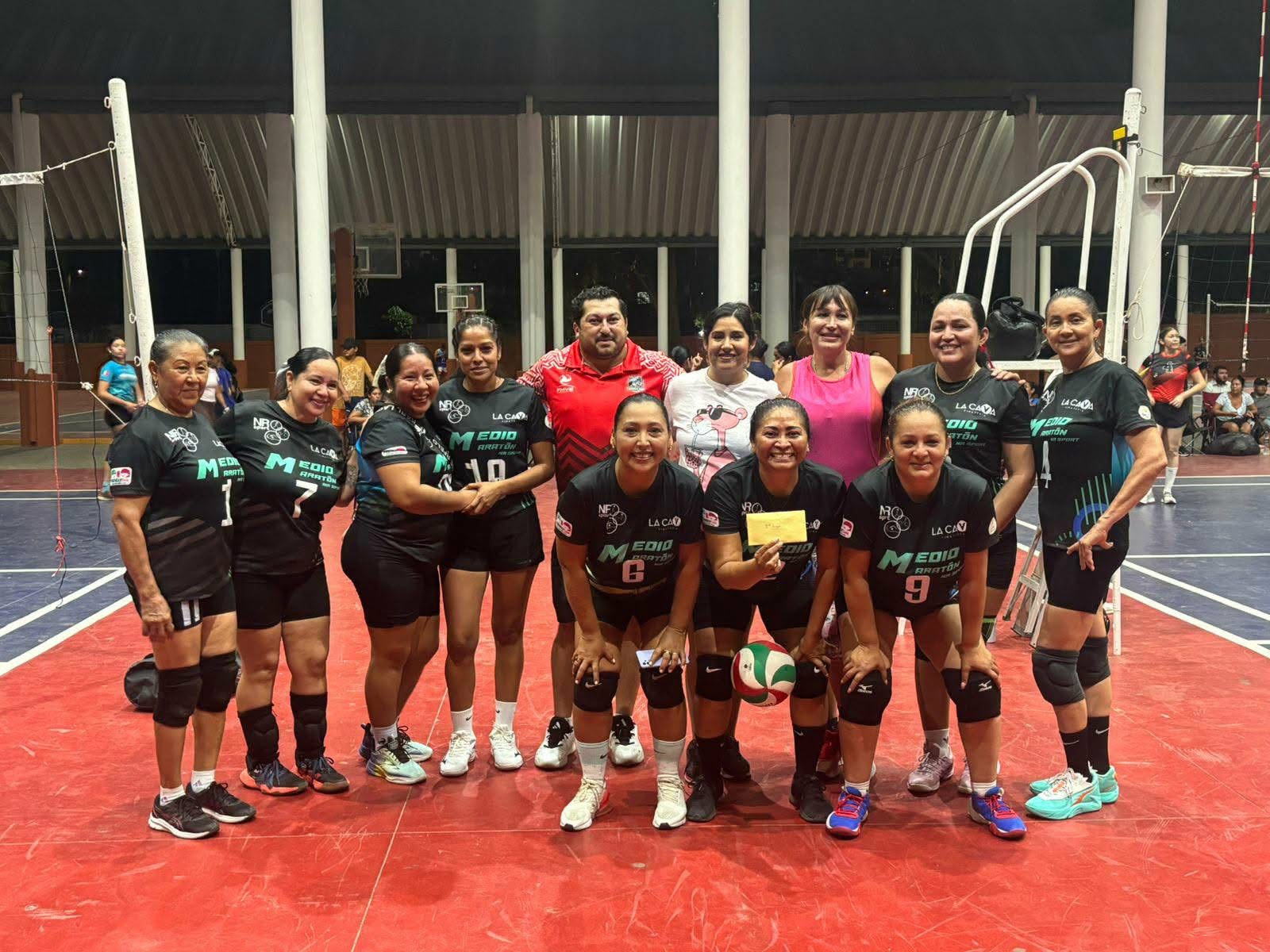 Chiras se corona campeón en la liga municipal de voleibol de segunda fuerza
