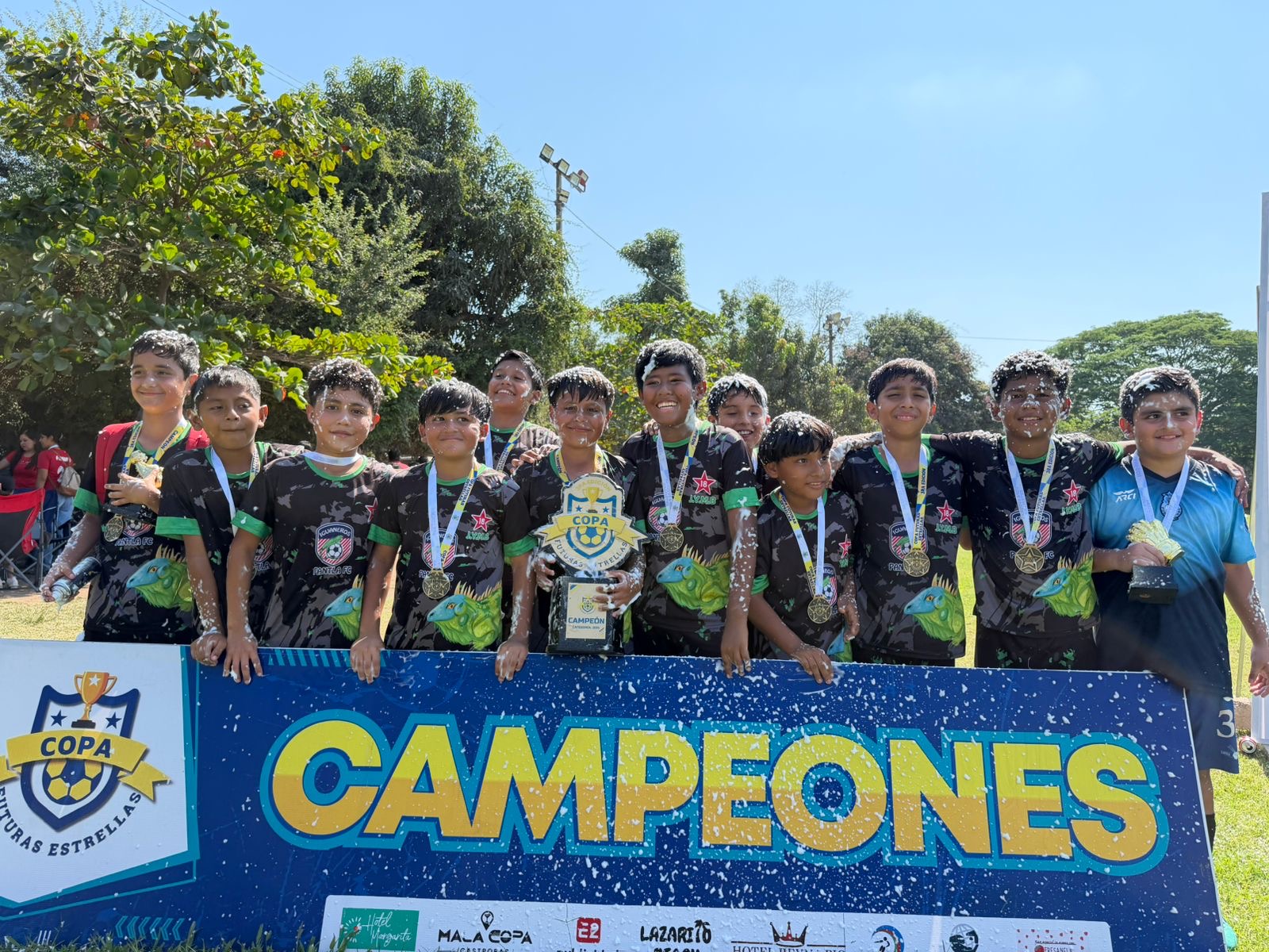 Selectivos de Zihuatanejo destacan en la Copa Futuras Estrellas en Michoacán
