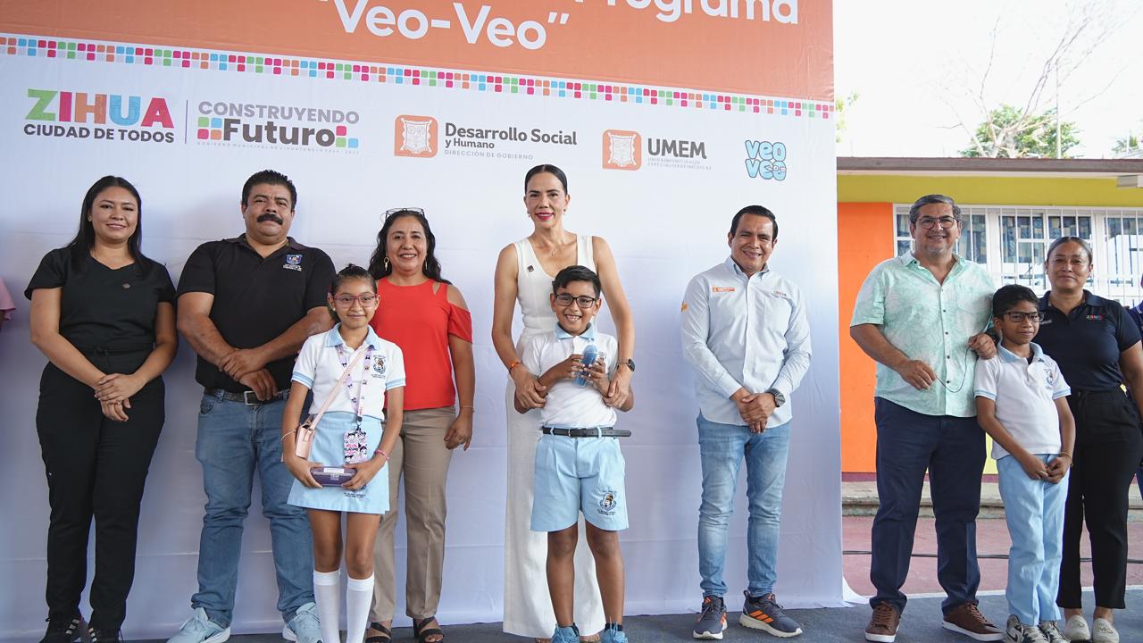 Gobierno de Lizette Tapia Castro beneficia con el programa “Veo Veo” a alumnos de dos escuelas bilingües indígenas