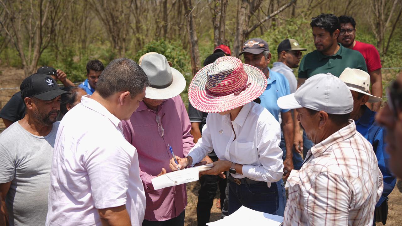 Gobierno de Zihuatanejo arranca ampliación del puente vado en la comunidad de Plan de los Hernández