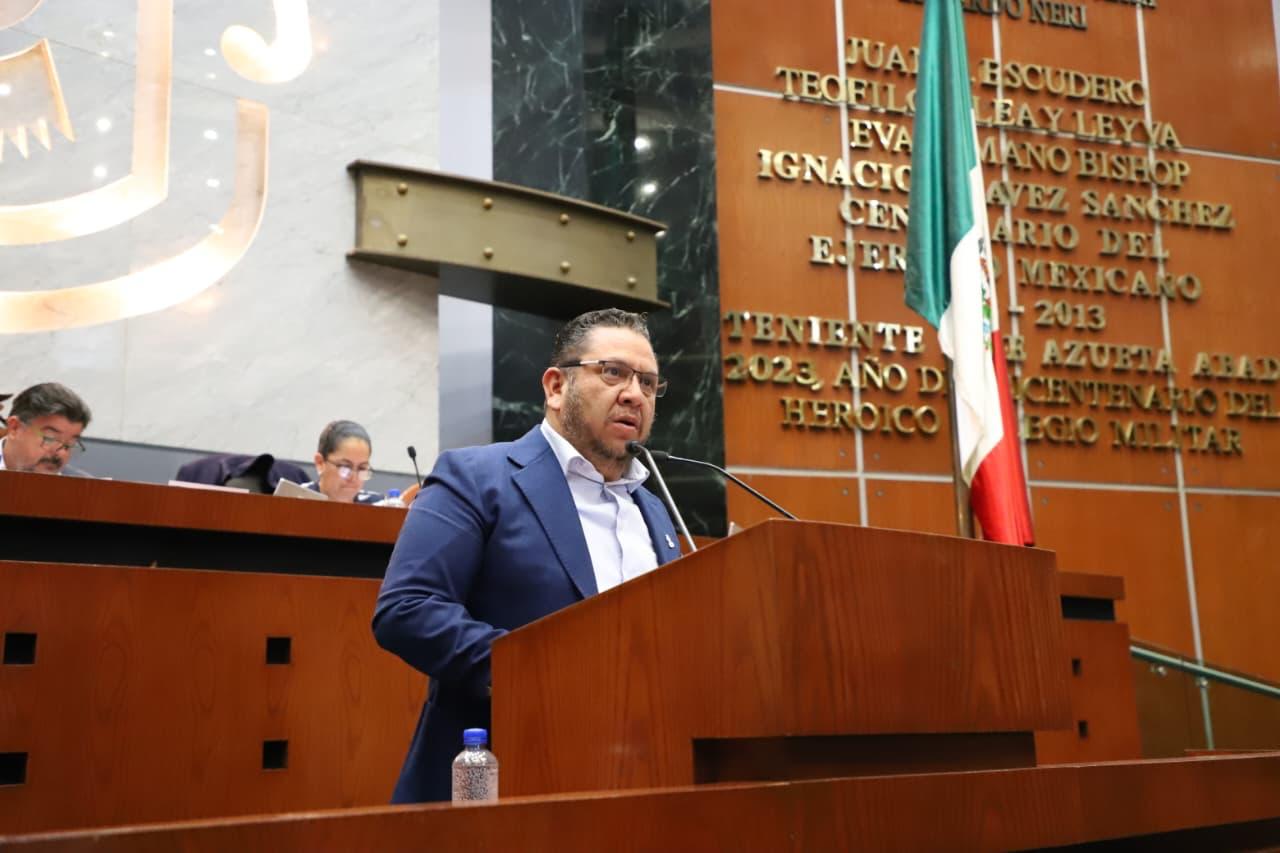 Congreso analiza exhorto para sustituir camionetas de redilas en el transporte público