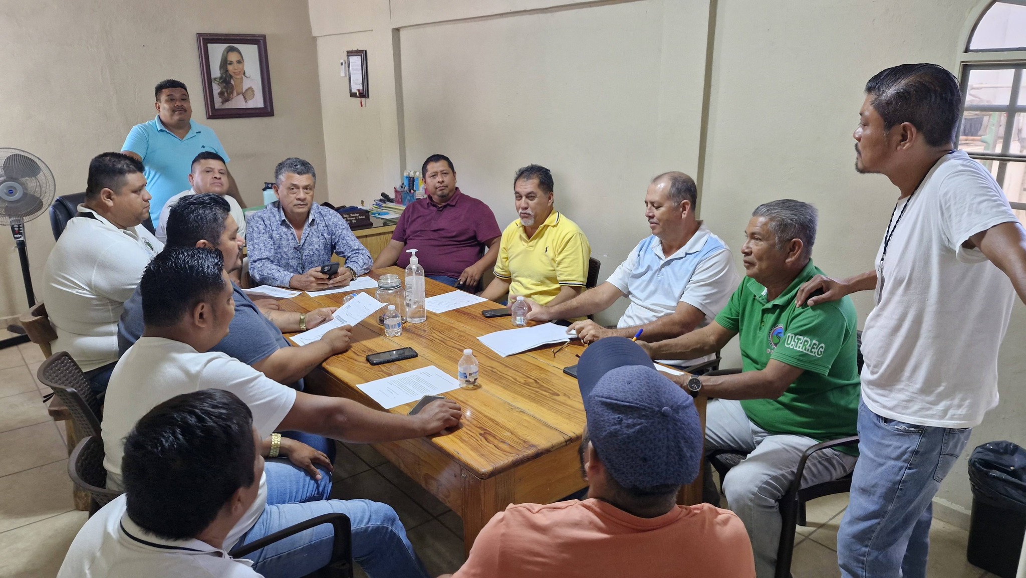 Transportistas de Costa Grande reiteran solicitud de aumento a tarifas