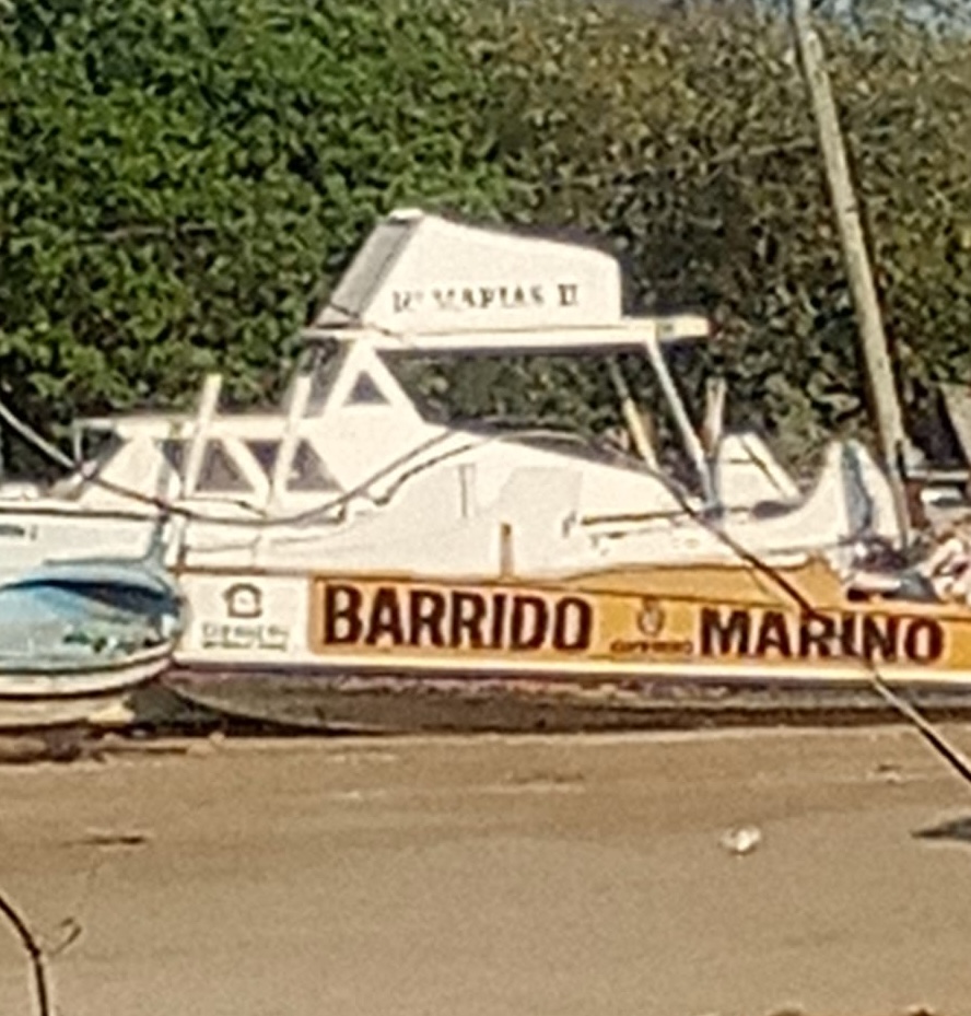 Abandonadas y deterioradas, barredoras marinas de Las Salinas llevan años sin operar en Zihuatanejo