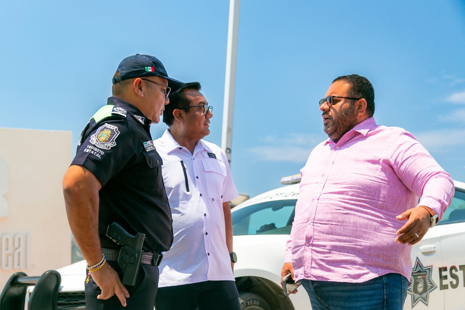Funcionarios estatales realizan recorridos y supervisan la atención a turistas que visitan Acapulco por Semana Santa