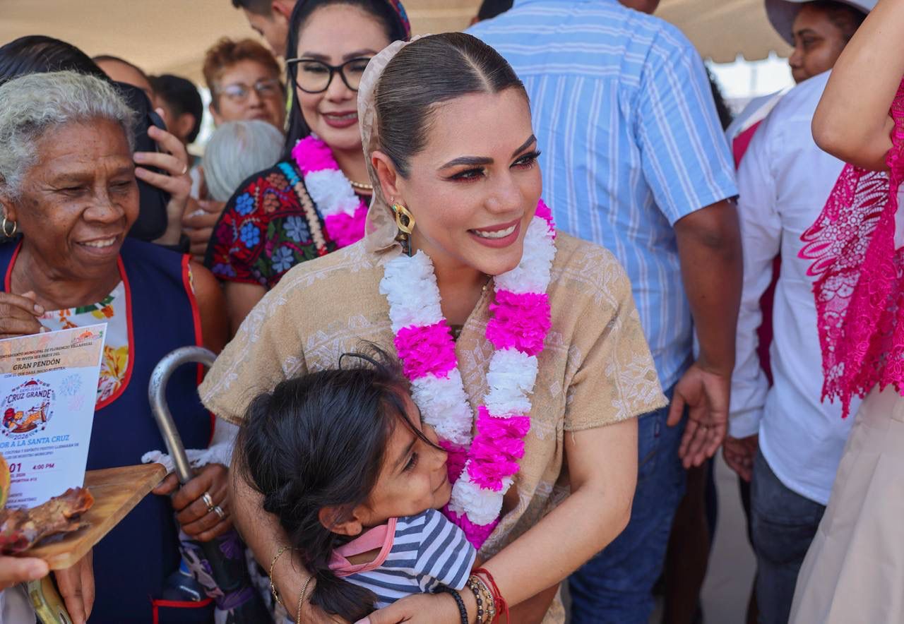 Inaugura Evelyn Salgado la segunda etapa de la pavimentación del entronque carretero Pico del Monte