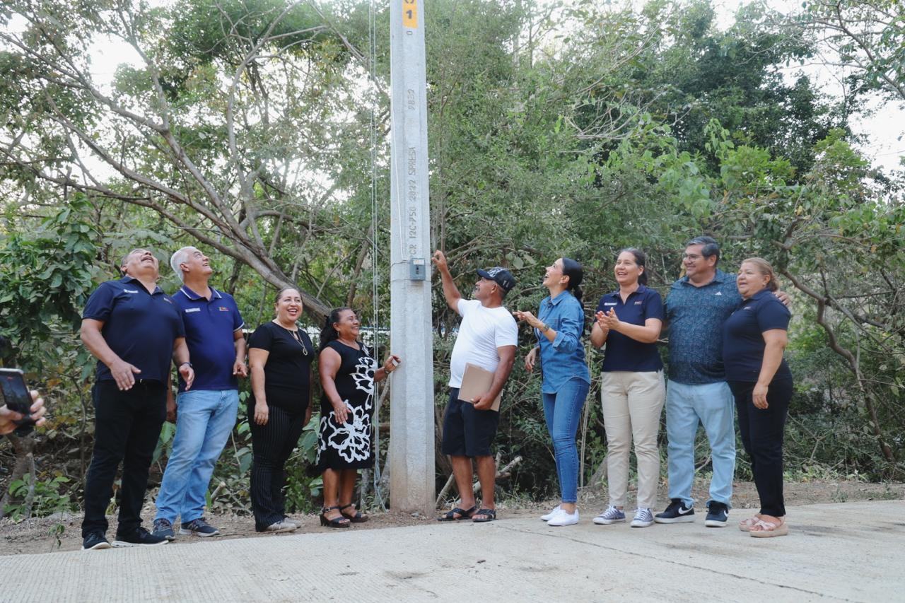 Mata de Sandía estrena red eléctrica