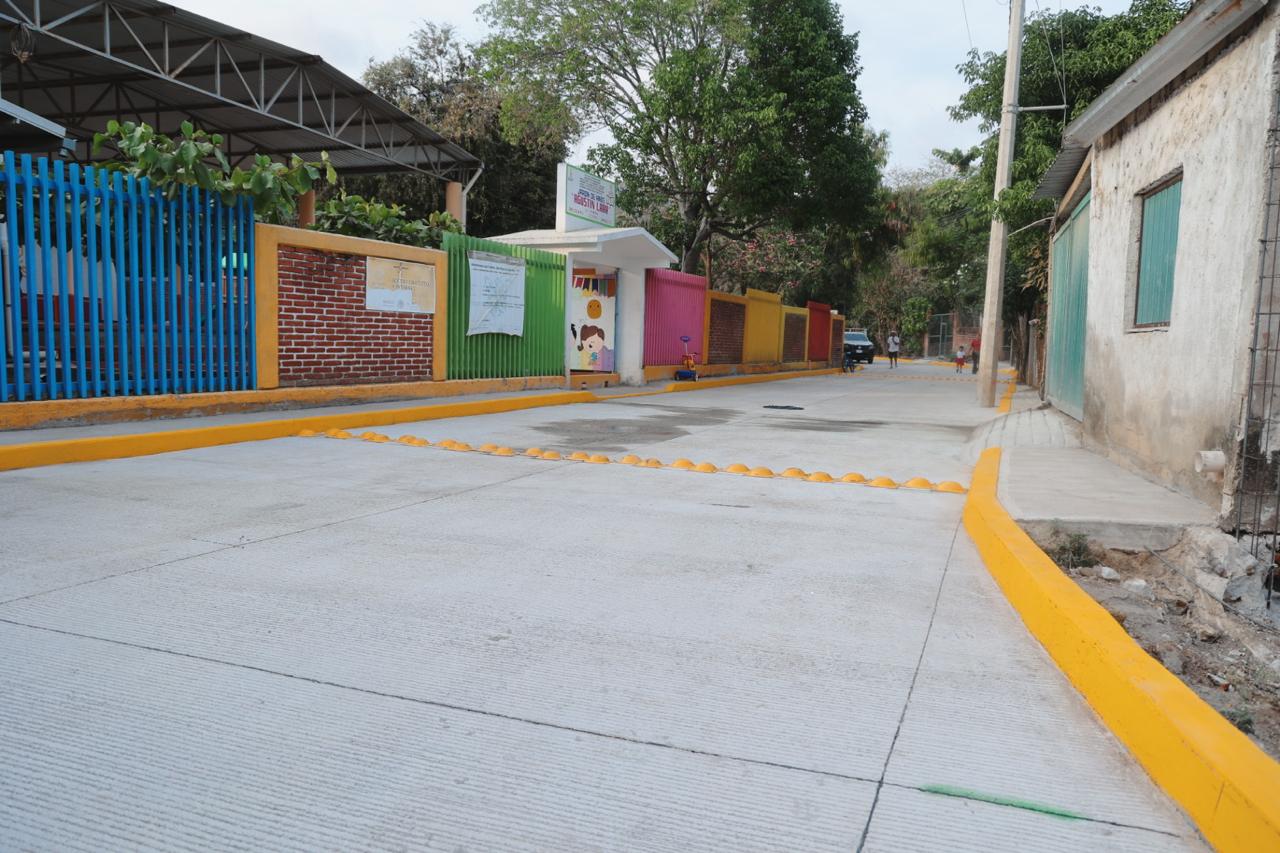 San Miguelito recibe con alegría importante calle pavimentada.