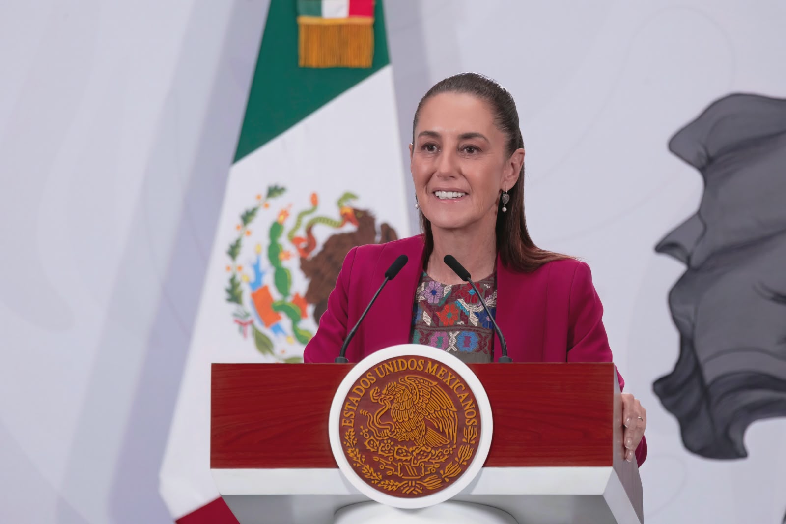 “Resultados que transforman”: Presidenta Claudia Sheinbaum presenta el prototipo del minivehículo eléctrico mexicano Olinia