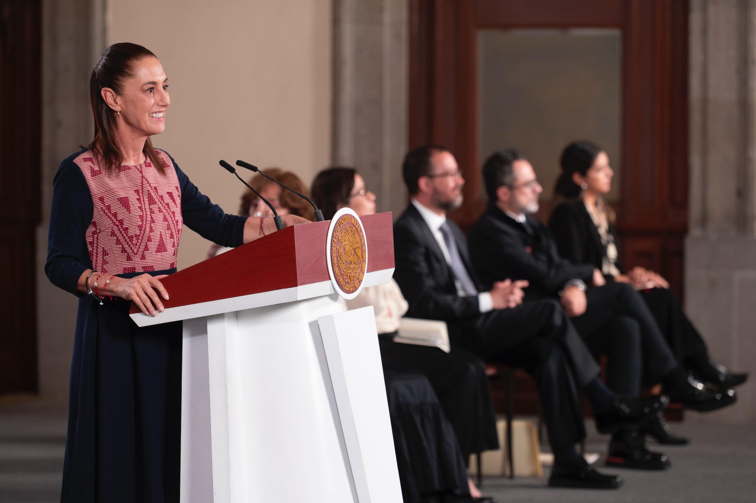 Presidenta Claudia Sheinbaum presenta el programa Cátedras de la Diáspora Mexicana dirigido a jóvenes investigadores en el exterior que mantienen vínculo con México