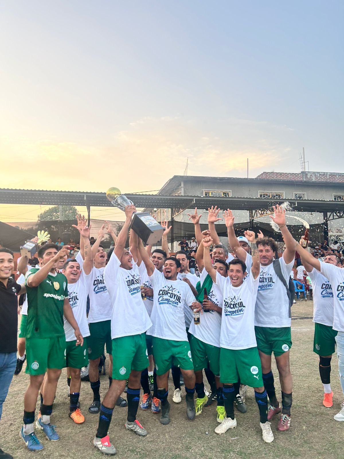 Coacoyul se corona campeón en la categoría veteranos de la Liga Darío Galeana