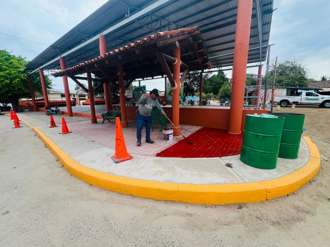 Se realizan trabajos de remozamiento en la comunidad de El Zarco