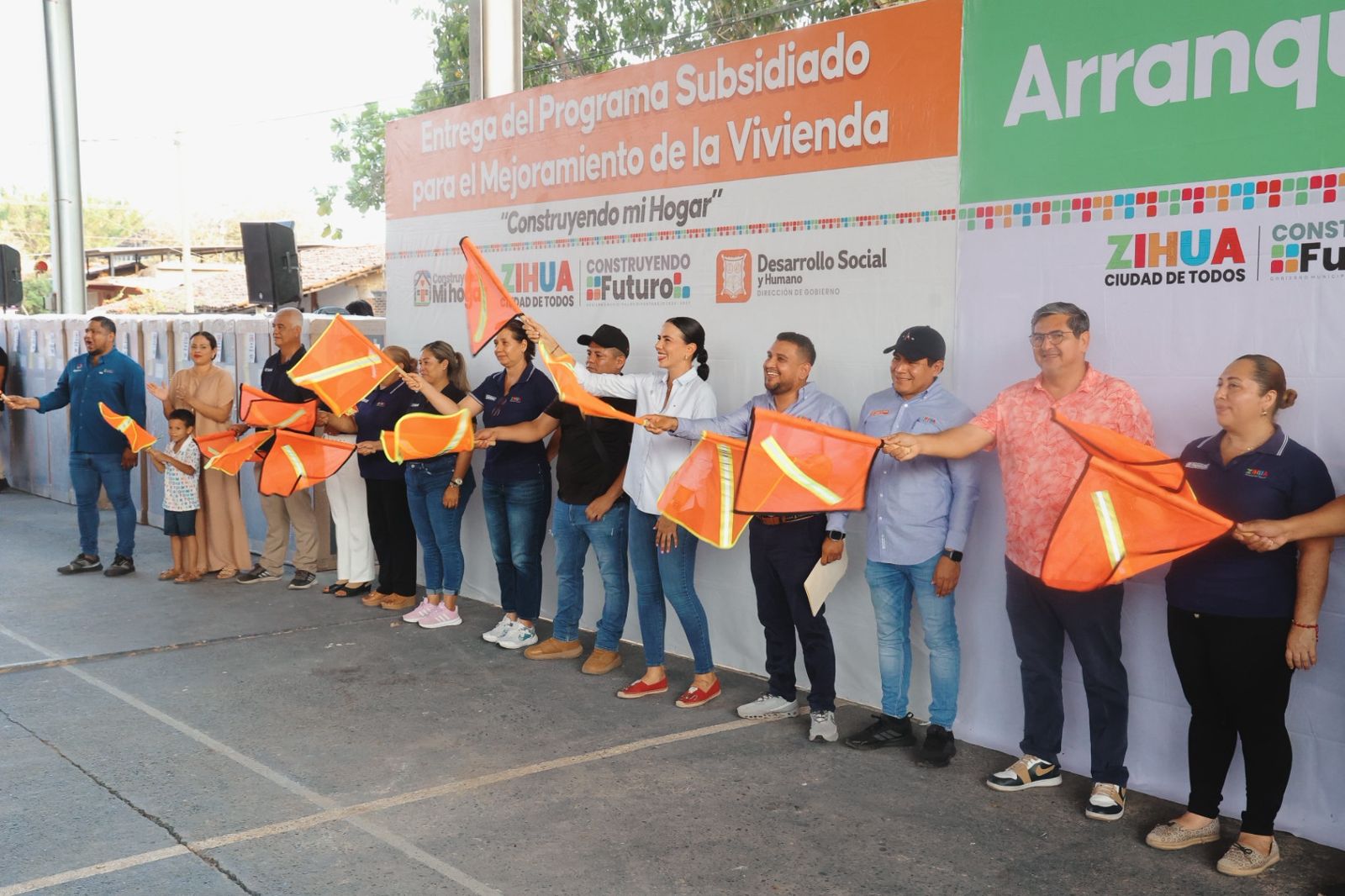 Gobierno municipal continúa llevando obras y apoyos que mejoran la calidad de vida en comunidades