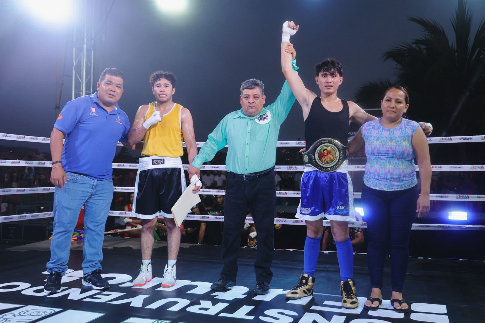 Box amateur llena la cancha municipal y convivencia deportiva en Zihuatanejo