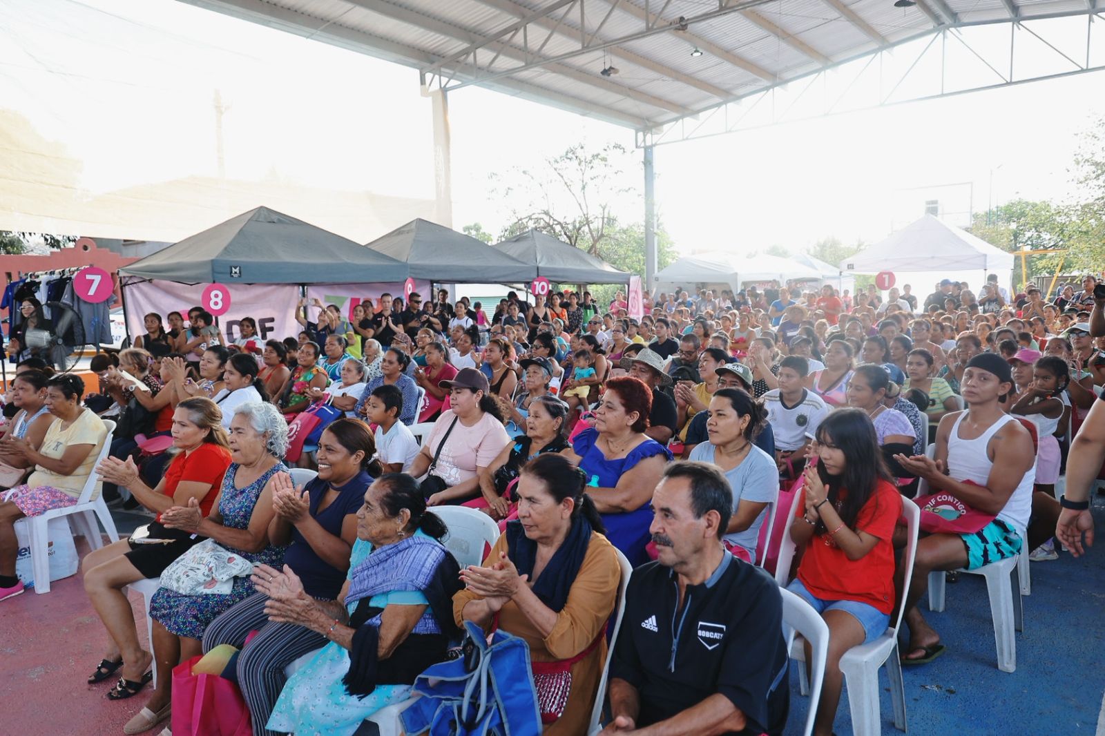 DIF Contigo llega a la colonia Aeropuerto en Zihuatanejo