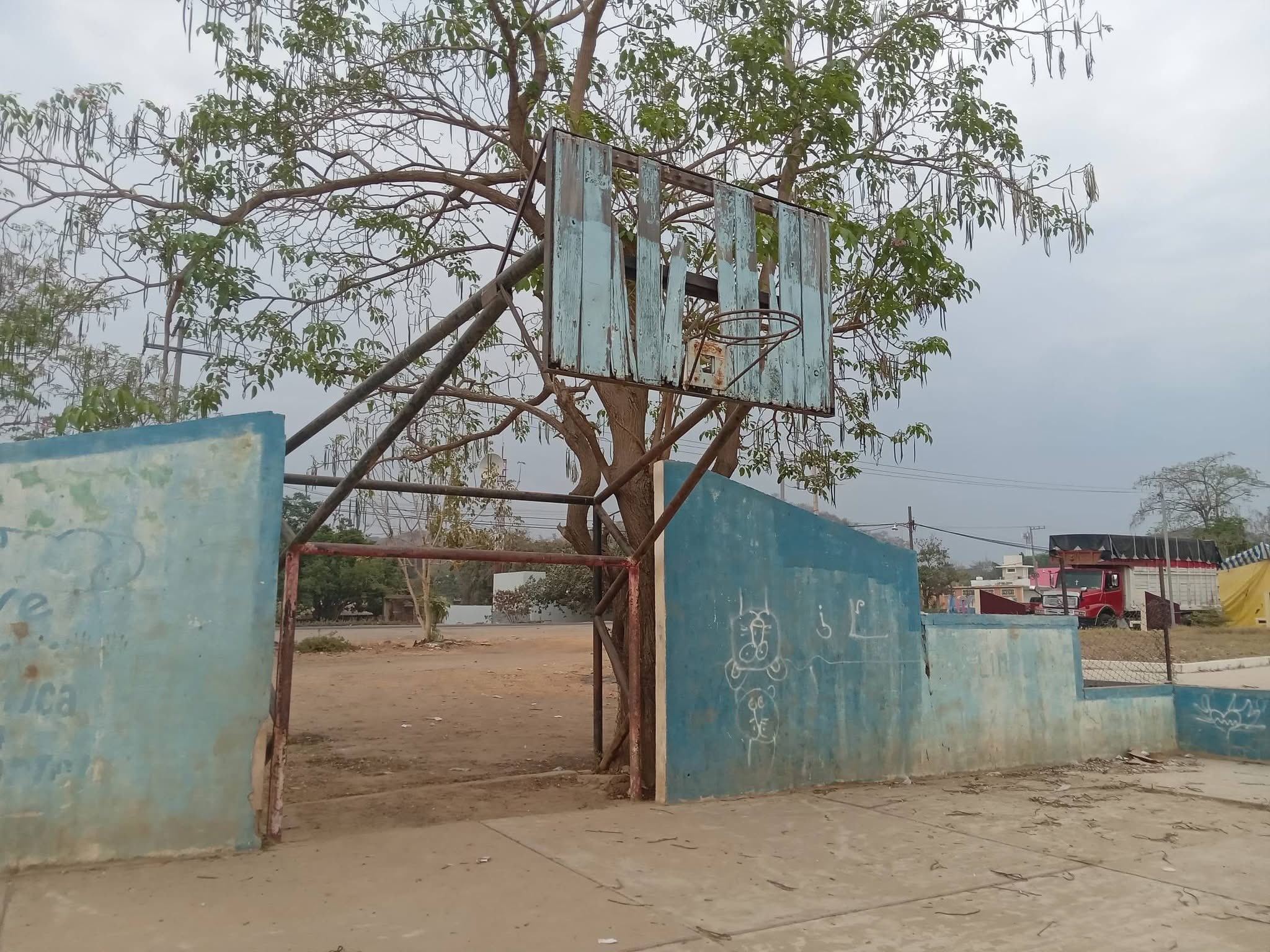 Vecinos de Papanoa denuncian abandono de espacios recreativos