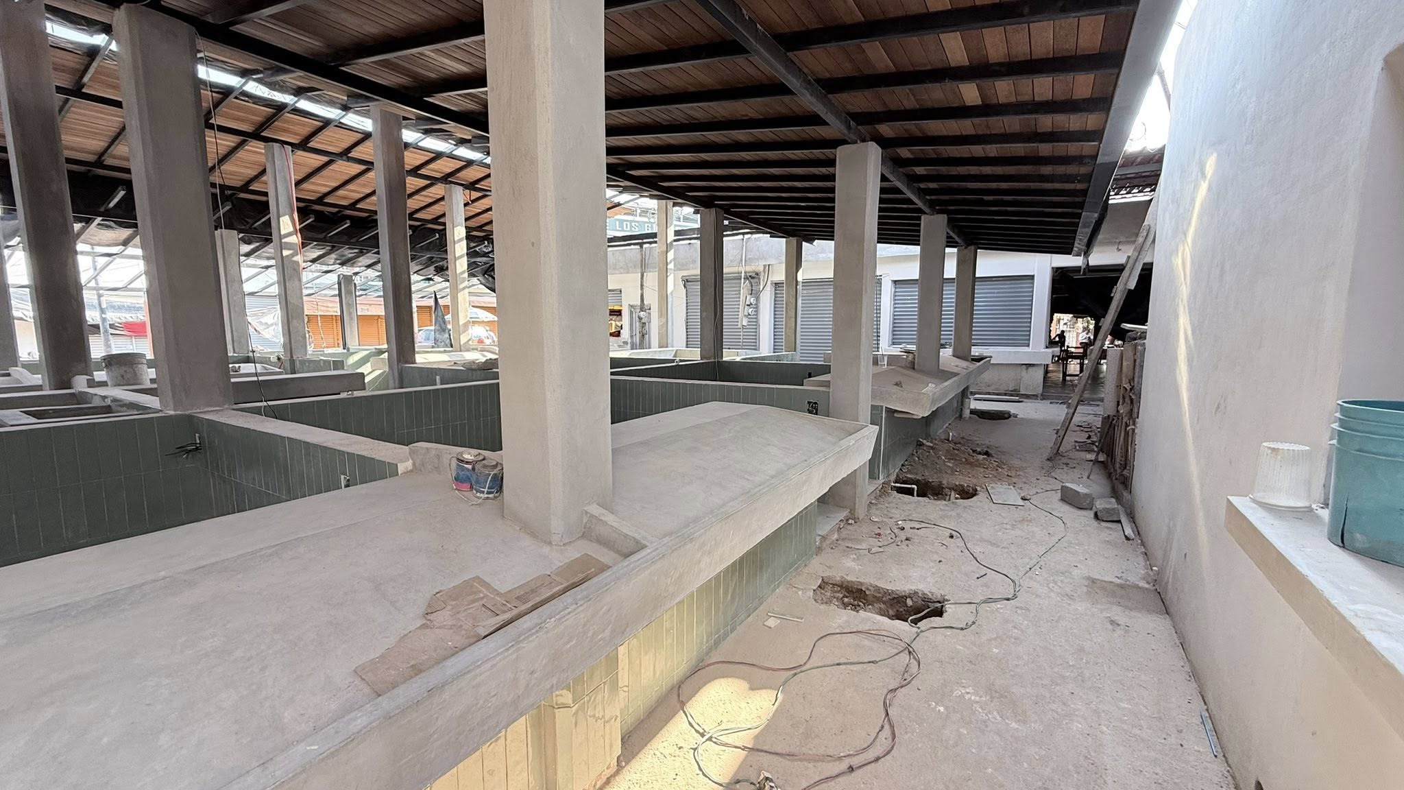 Avanza la remodelación del Mercado Municipal entre ajustes operativos y preocupación de locatarios por retrasos