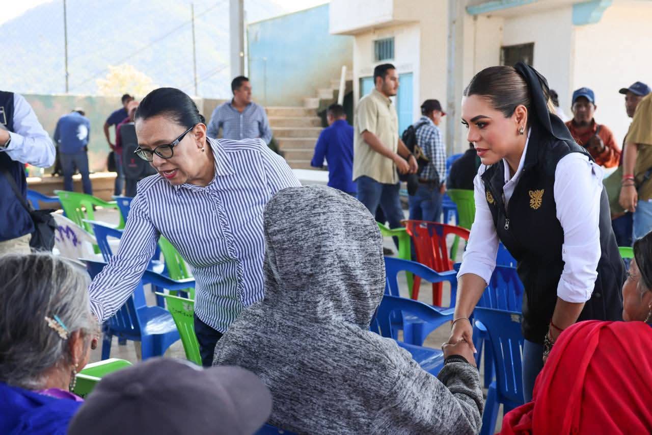 Evelyn Salgado y titular de Gobernación, Rosa Icela Rodríguez firman acuerdos para la construcción de paz y bienestar en comunidades de Chilapa 