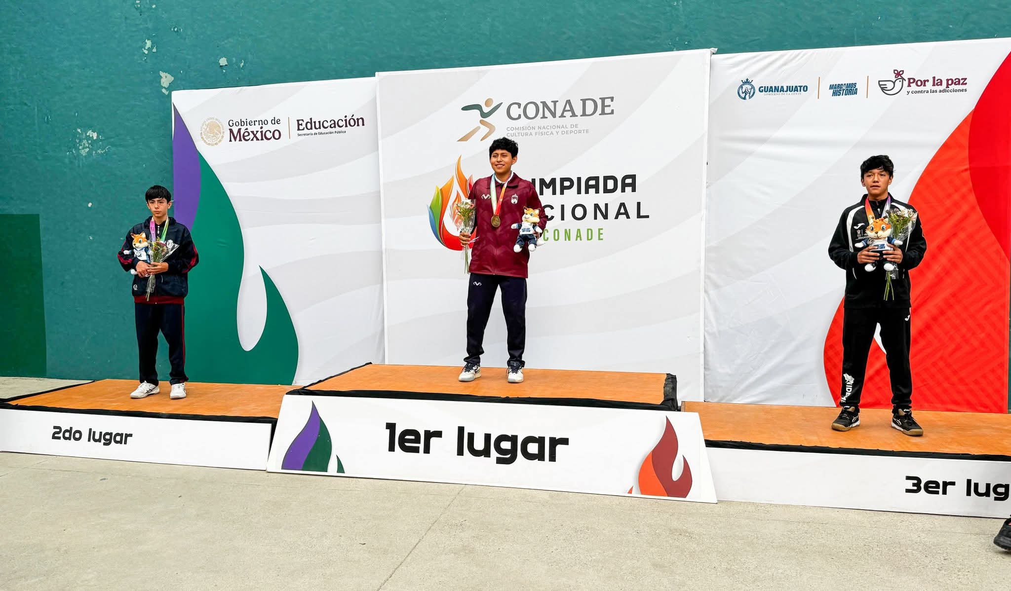 Medalla de plata para Guerrero: Bernardo Sánchez sube al podio nacional en Frontenis