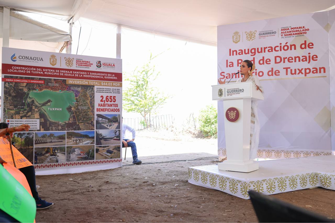 Evelyn Salgado entrega obras sanitarias por más de 55 millones de pesos en Iguala y Tuxpan