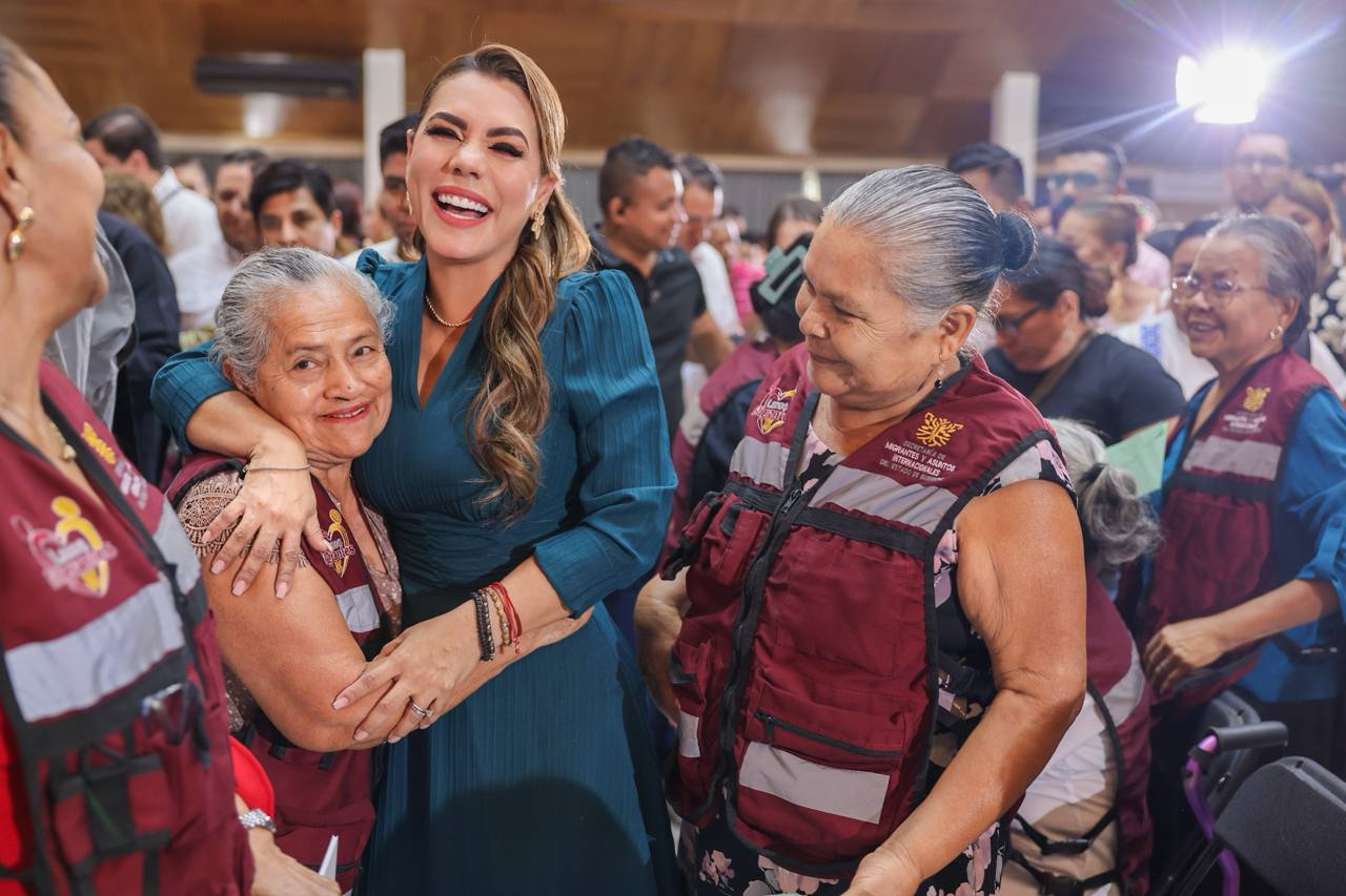 Evelyn Salgado fortalece el reencuentro de familias con la entrega de más visas para adultos mayores