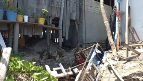 “Perdimos todo”: enramaderos de Boca Chica sufren severas pérdidas por mar de fondo