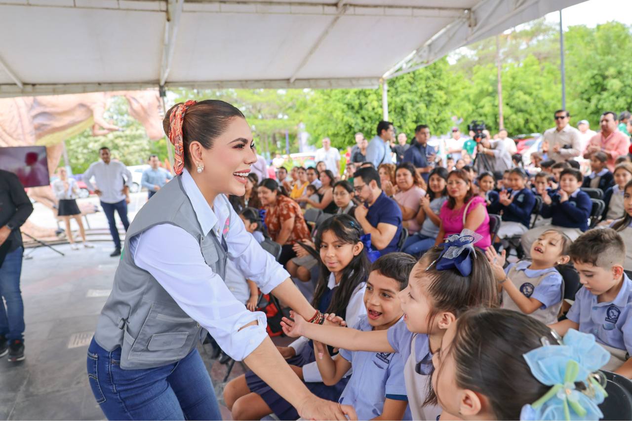 Reconoce Evelyn Salgado talento de la niñez guerrerense en el concurso “Dibujando el buen gobierno de Guerrero”