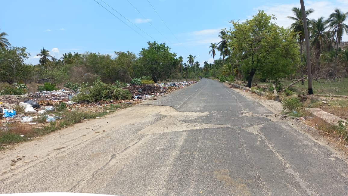 Habitantes alertan sobre deterioro de carretera hacia Tetitlán y Boca Chica