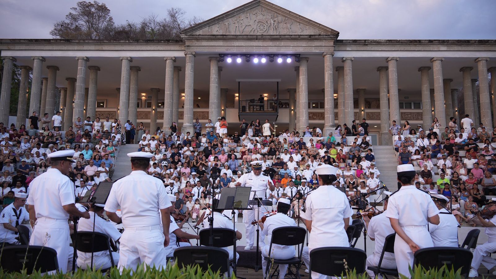 Con eventos culturales se vive un buen fin de semana en Zihuatanejo