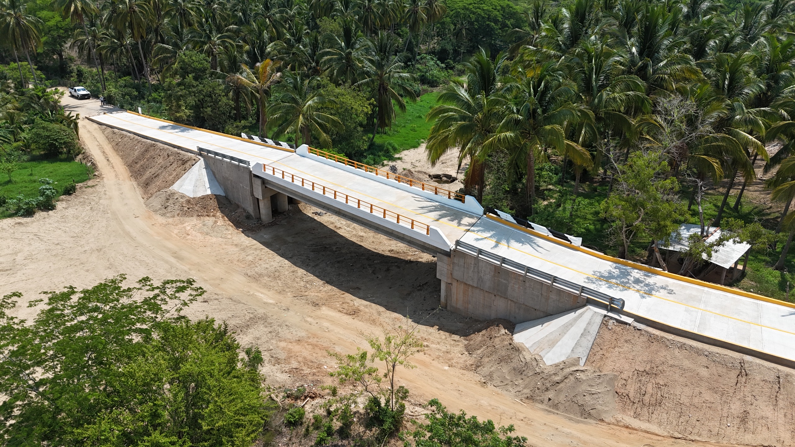 Puente “Limón Grande” fortalece la conectividad de comunidades de la Costa Chica