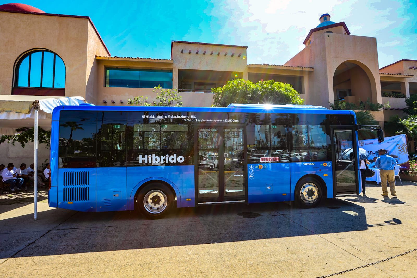 Con respaldo y apoyo de la gobernadora Evelyn Salgado, presentan camión híbrido para modernizar el transporte en Acapulco