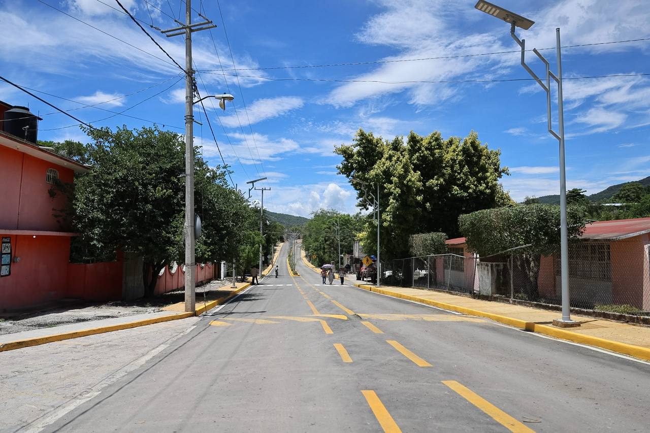 Cumple Evelyn Salgado a Chichihualco con la rehabilitación del boulevard y anuncia más obras para la Sierra de Guerrero