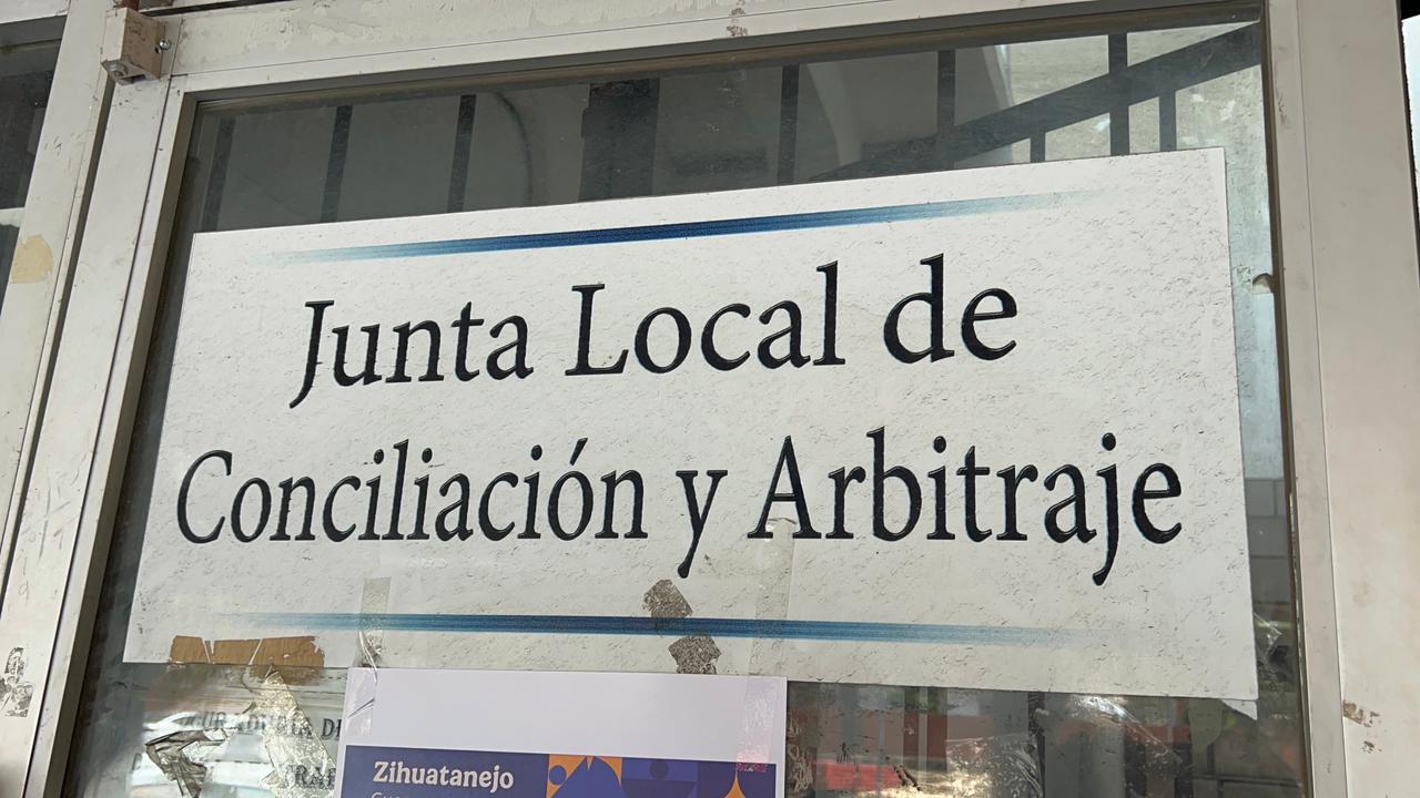 Denuncian irregularidades del Presidente de la Junta de Conciliación Laboral en Zihuatanejo