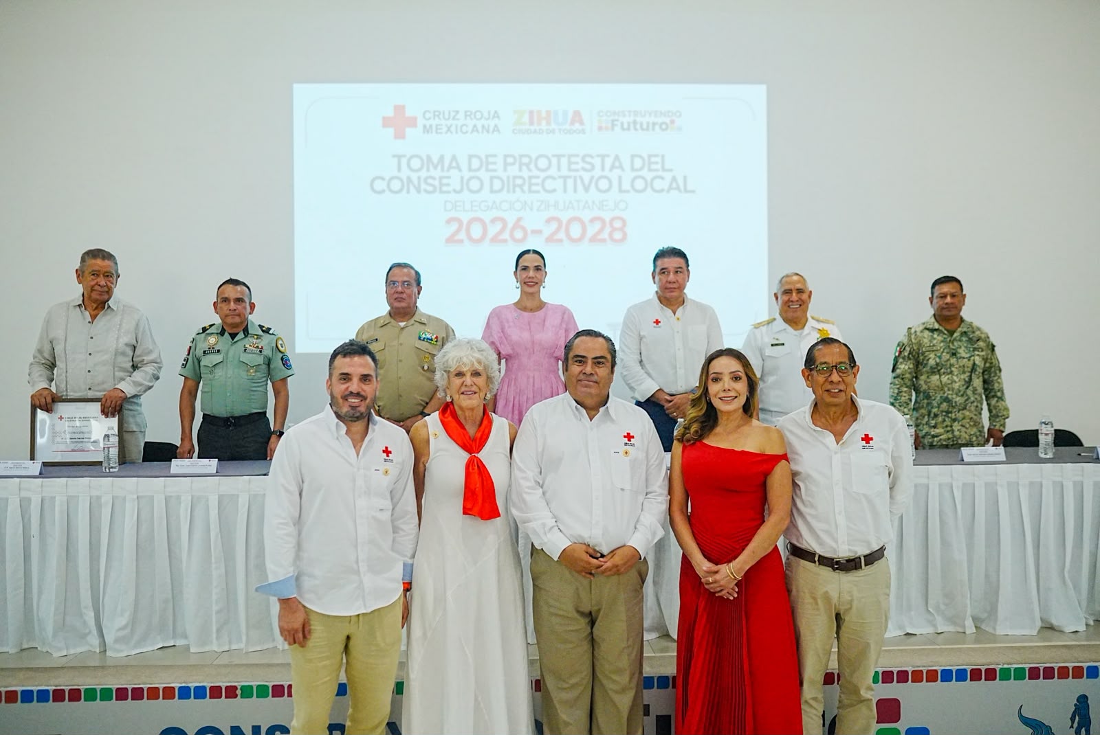 Toman protesta a la nueva mesa directiva de la Cruz Roja Zihuatanejo