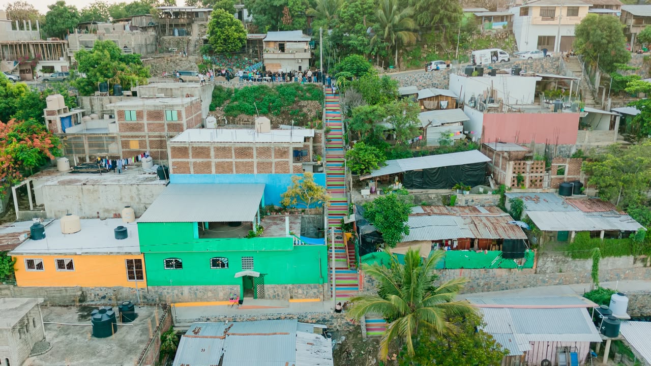 Lizette Tapia Castro entrega obras de gran impacto, esperadas por años, en la colonia Libertad