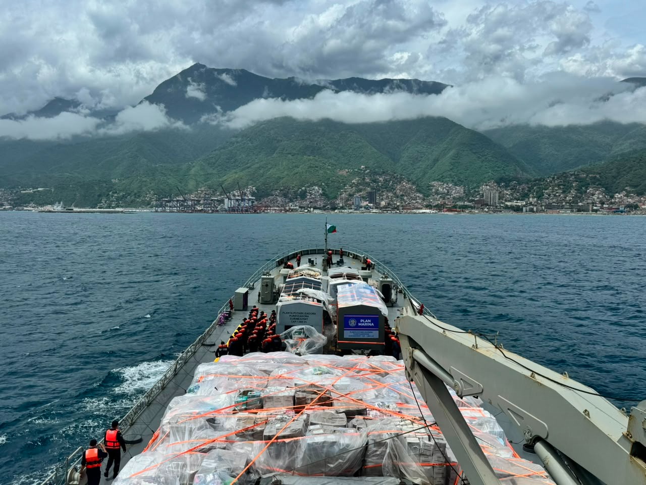 Arriban a Venezuela buques de la Armada de México con ayuda humanitaria para apoyar la recuperación de las comunidades afectadas