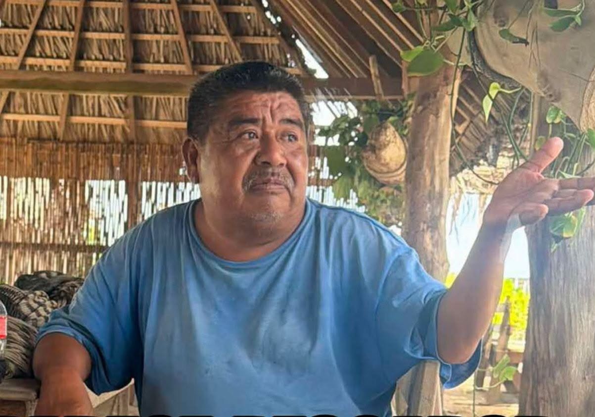 Dos pescadores sobreviven tras hundimiento de embarcación durante tormenta en Coyuca