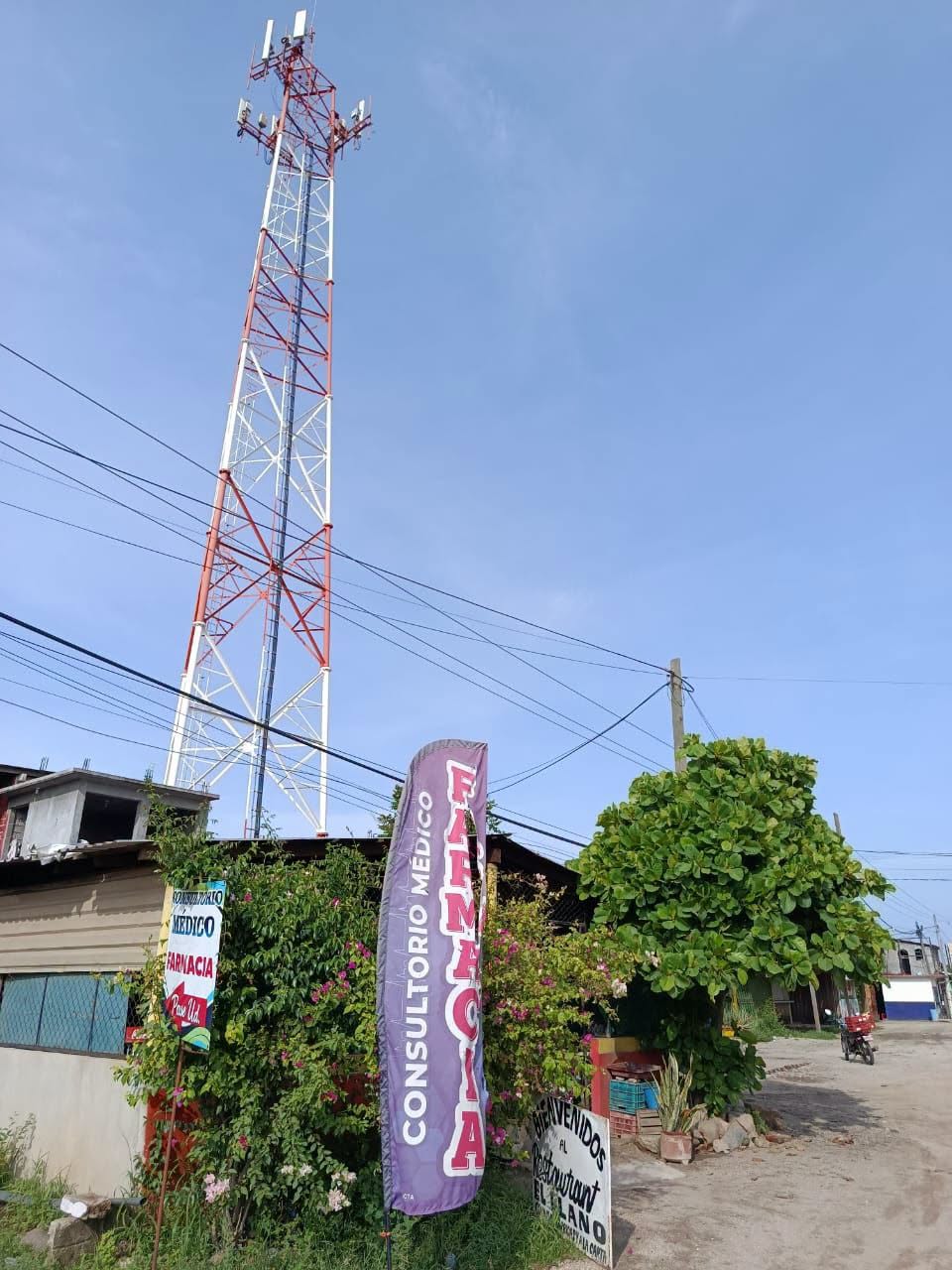 Hasta una semana sin señal de Telcel; habitantes de Rancho Alegre del Llano piden solución