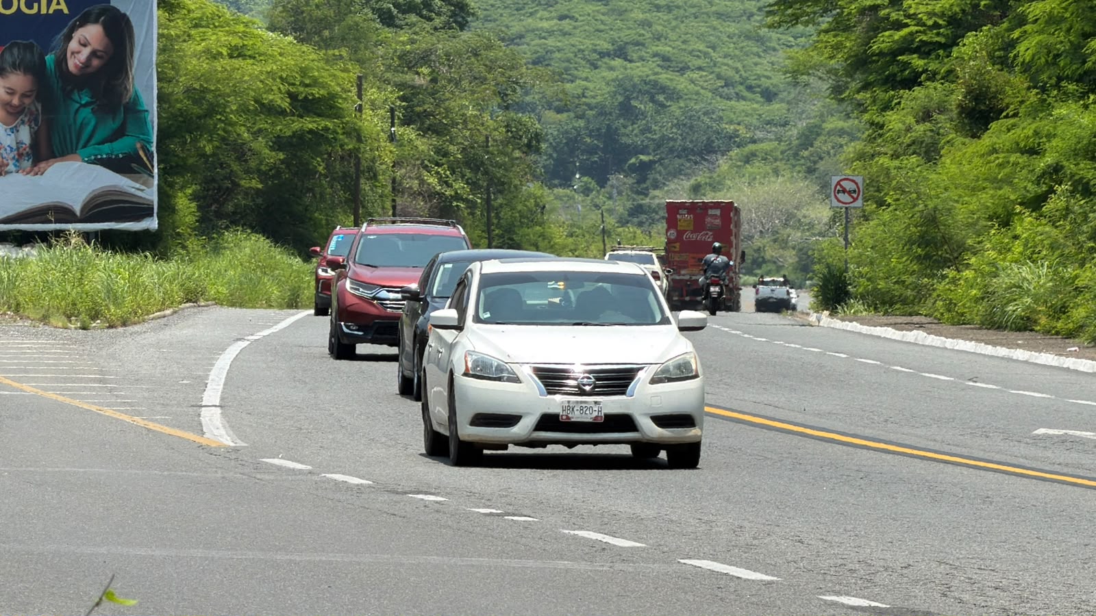 Incrementa aforo vehicular en carreteras hacia Ixtapa-Zihuatanejo
