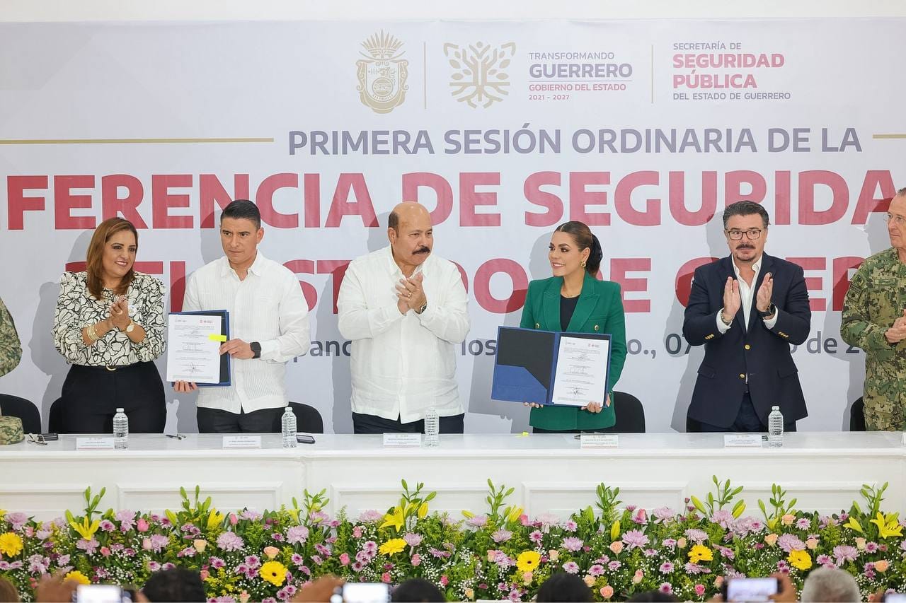 Evelyn Salgado firma convenios para consolidar el desarrollo policial de las instituciones municipales